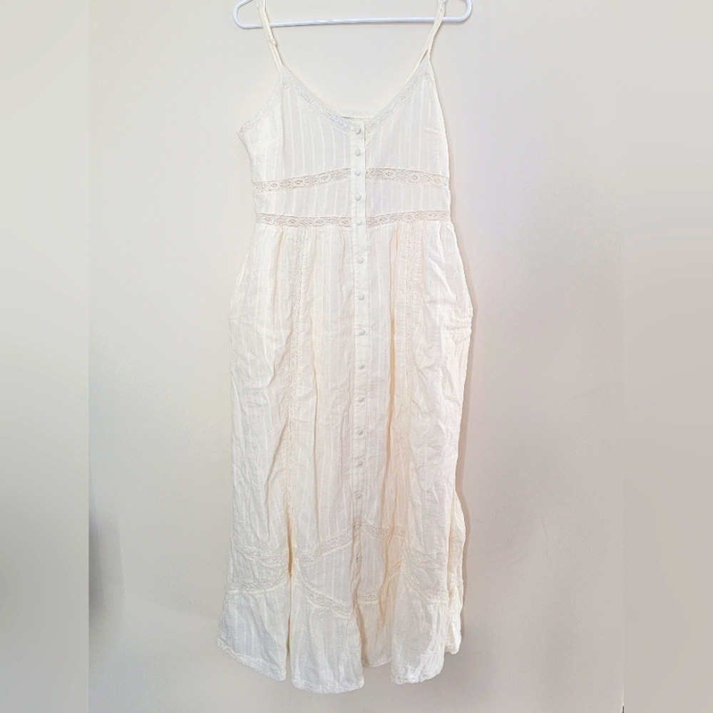 Elegant White Long Sleeve Dress